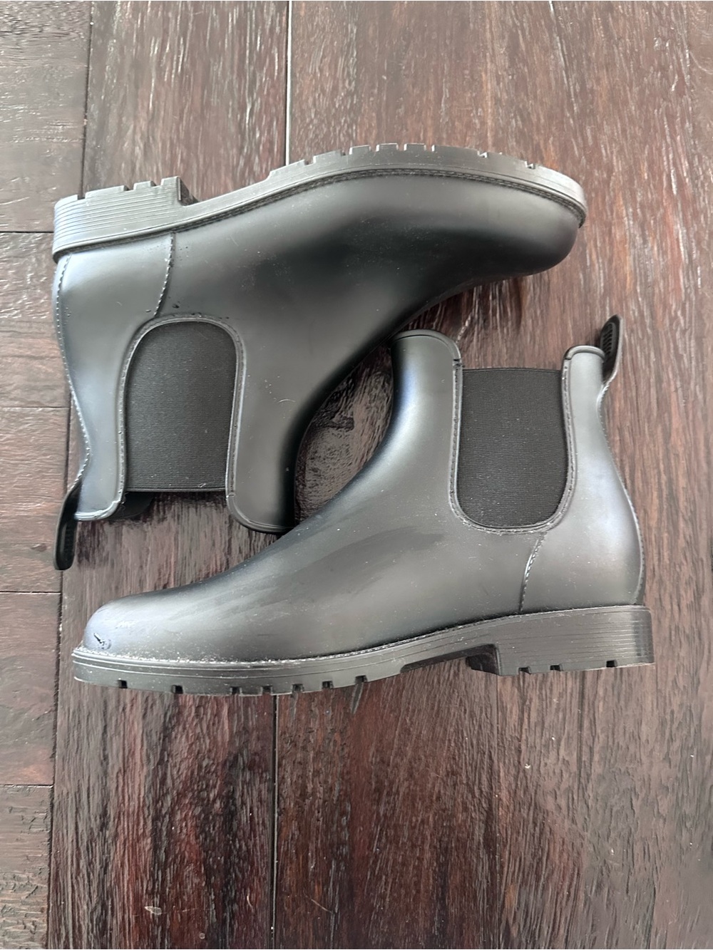 Women’s Black Chelsea Rain Boots 9.5 Pull on Waterproof ankle boot block heel